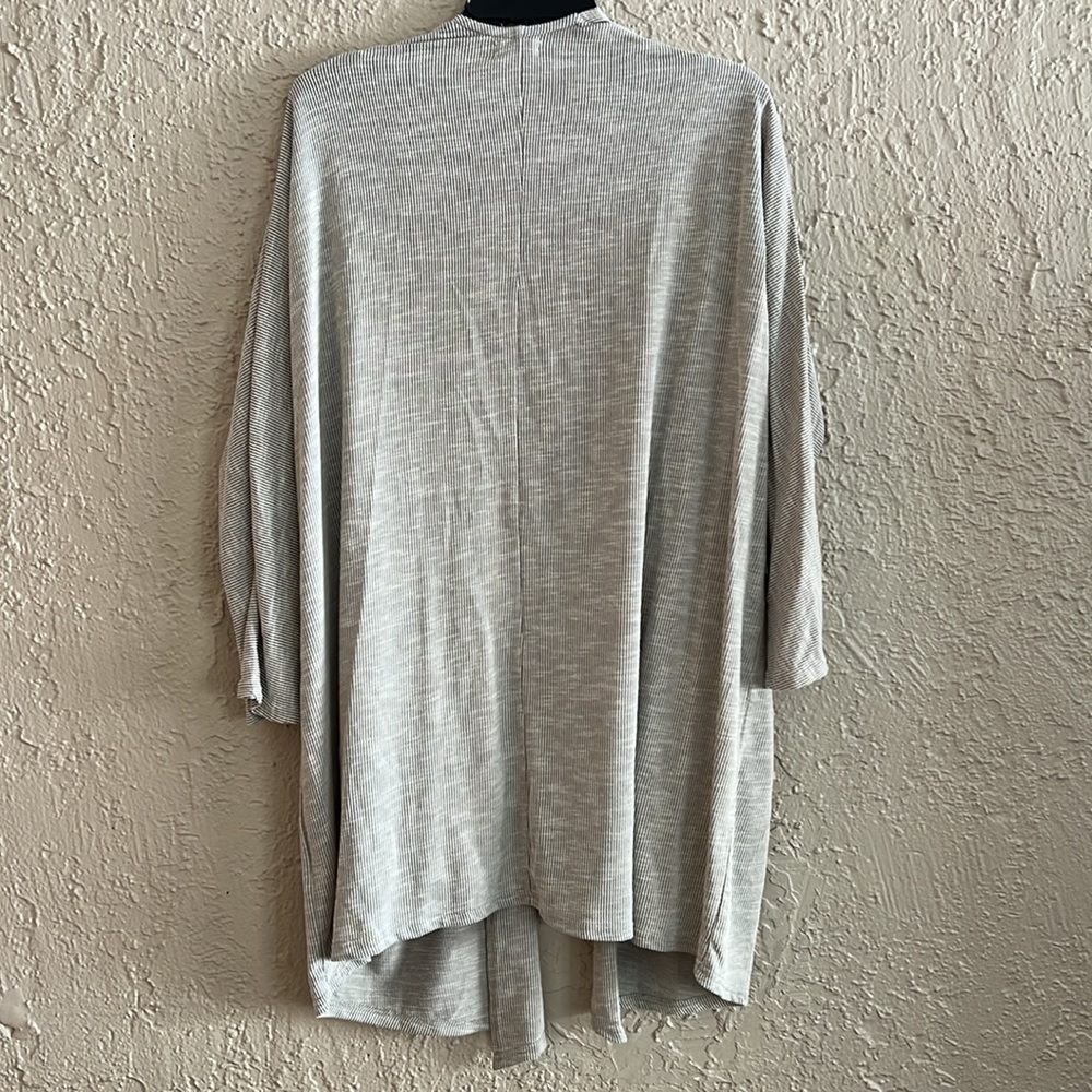 ⭐️ DONNI. Ribbed Sweater Coat - Picture 3 of 7